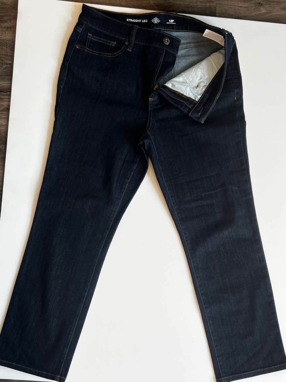 Old Navy Women's Straight Leg Jeans in Dark Indigo